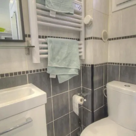 Apartment Studio Juan Les Pins, 1 Piece, 2 Personnes - Fr-1-729-25